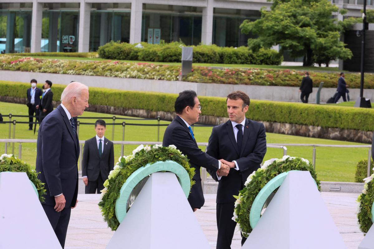 Los líderes del G7 visitan el Memorial Park para las víctimas de la bomba atómica en Hiroshima, entre protestas