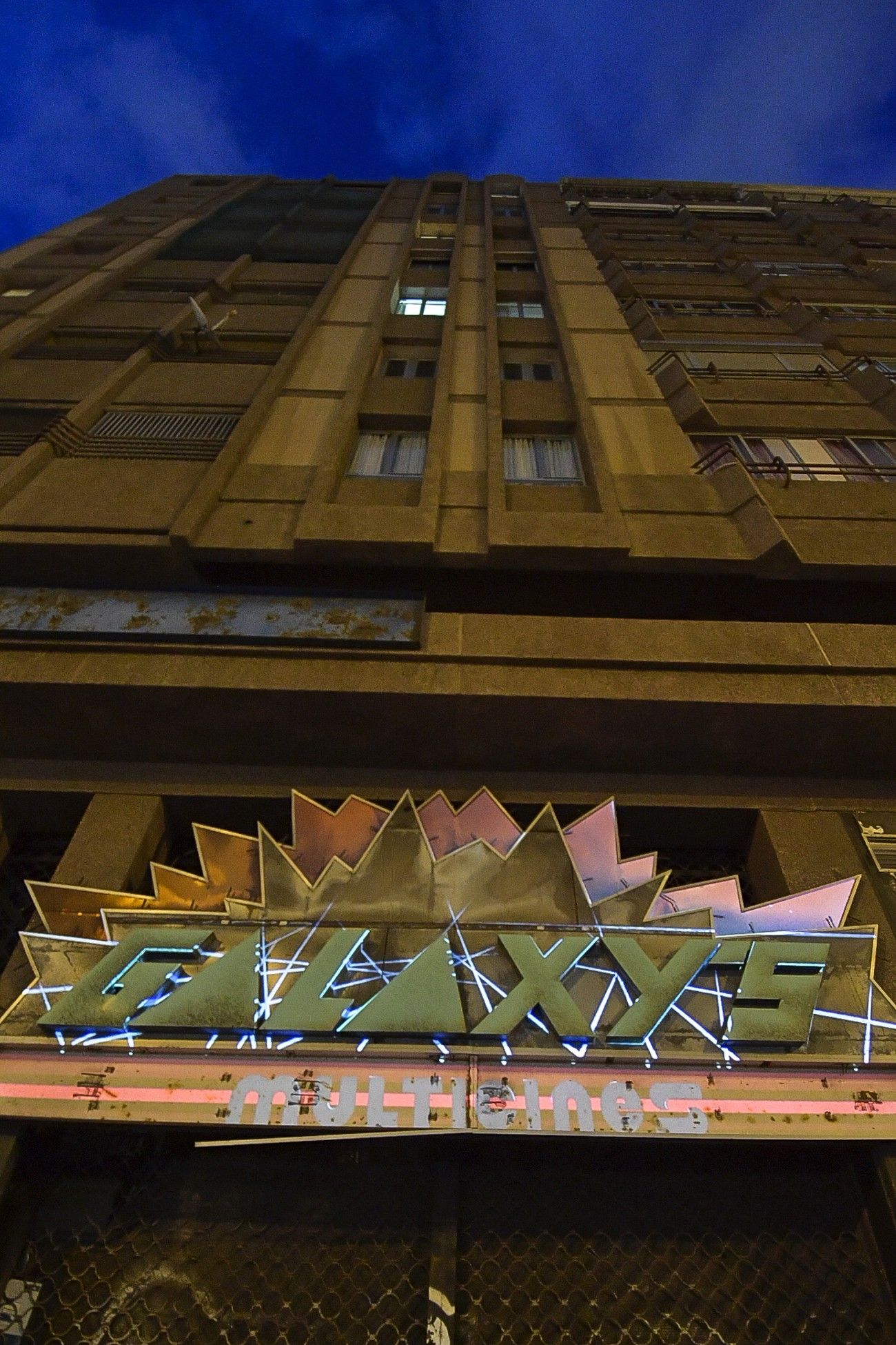 El Cine Galaxy 'vuelve a la vida' gracias a un 'video mapping' sobre la fachada