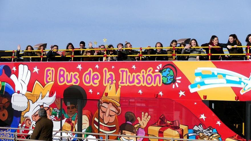 El Bus de la Ilusión vuelve esta Navidad a recorrer las calles de Málaga