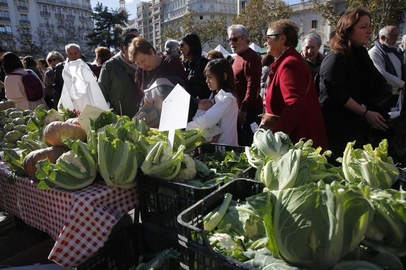 Los productos de proximidad llegan a la ciudad en "De l'horta a la plaça"