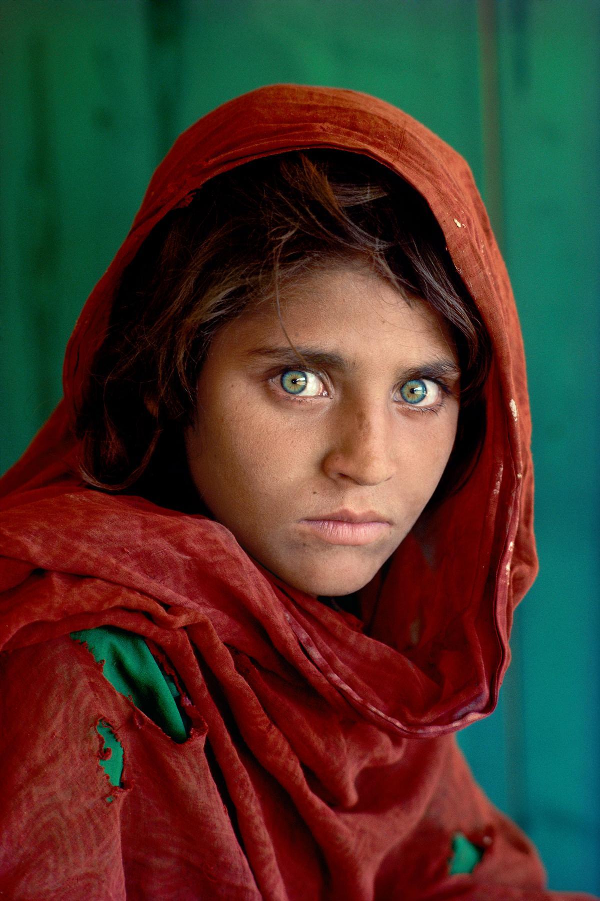 Sharbat Gula, una niña afgana, en Peshawar, Pakistán. 1984.