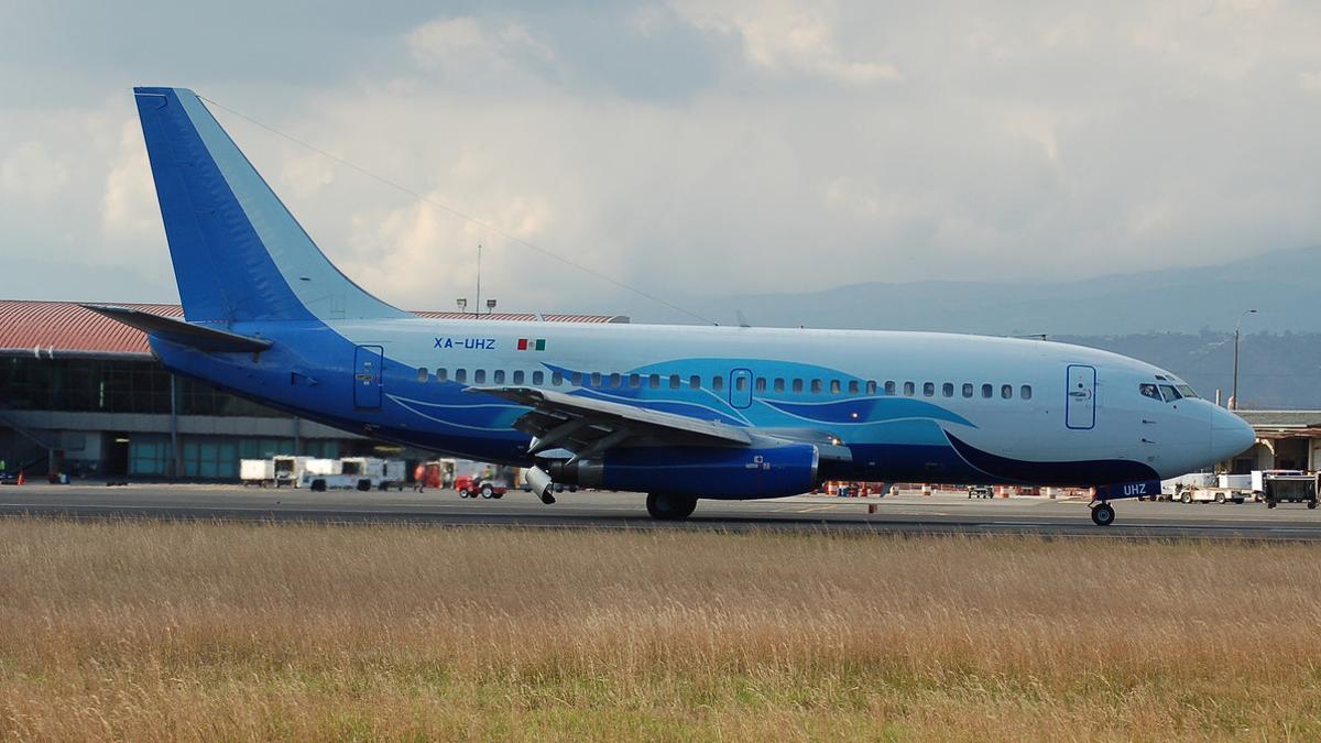 El Boeing 737-200 del accidente de avión en Cuba, con matrícula XA-UHZ, en una imagen del 2011.