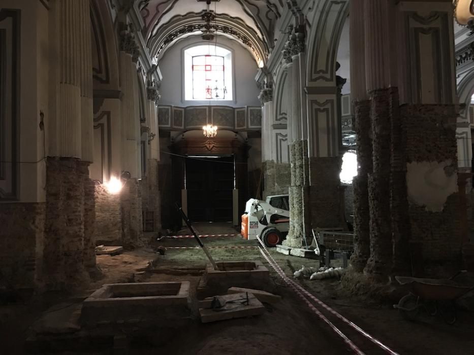 Visita a las obras del interior de la iglesia de Santiago