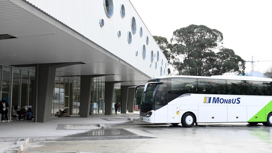 El autobús interurbano vuelve a acumular quejas de los usuarios por falta de plazas