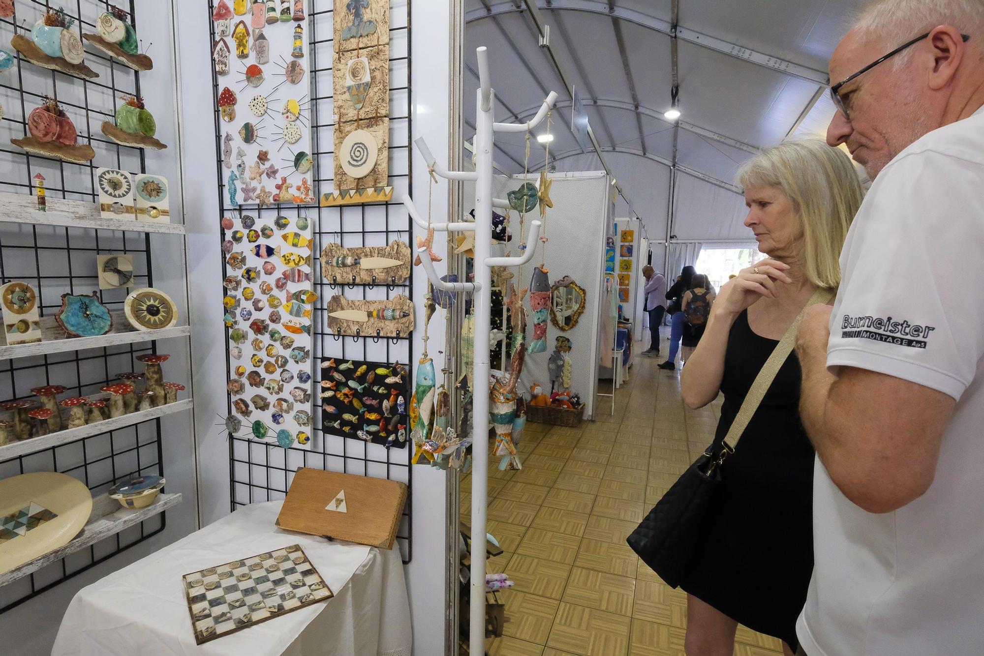 Feria de artesanía en el parque de San Telmo