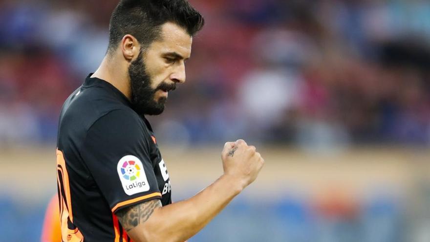 El Valencia hace oficial el traspaso de Negredo al Besiktas