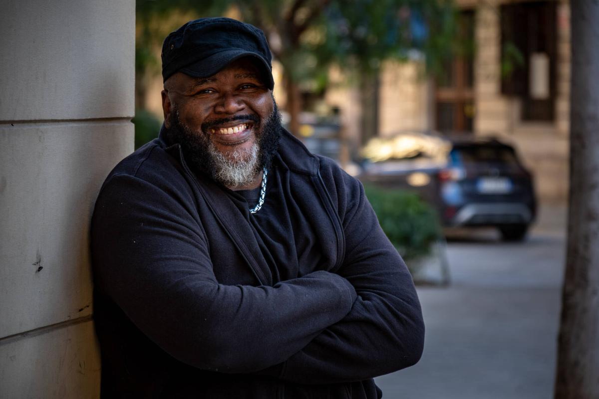 El escritor estadounidense S. A. Cosby, en Barcelona, donde participa en BCNegra.