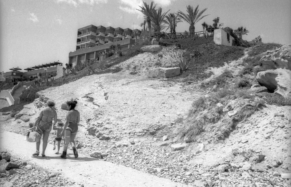 Imagenes de los primeros años de actividad del hotel Sidi, que fue inaugurado en 1974