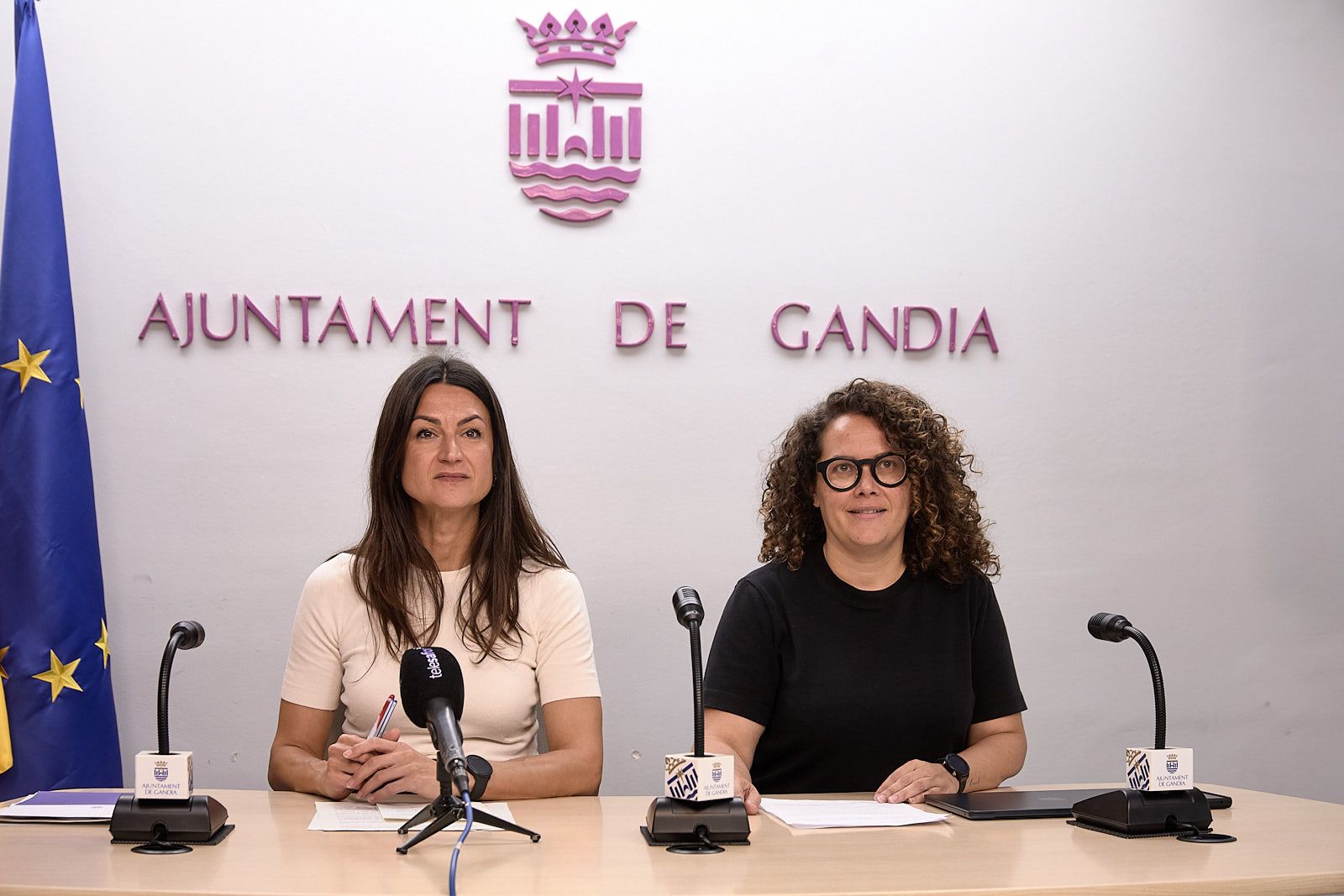 Sendra e Izquierdo en rueda de prensa.