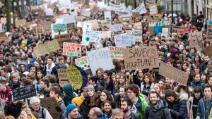 Com parlar de la crisi climàtica sense causar atipament o ansietat: «Ningú empatitza amb xifres i gràfics»