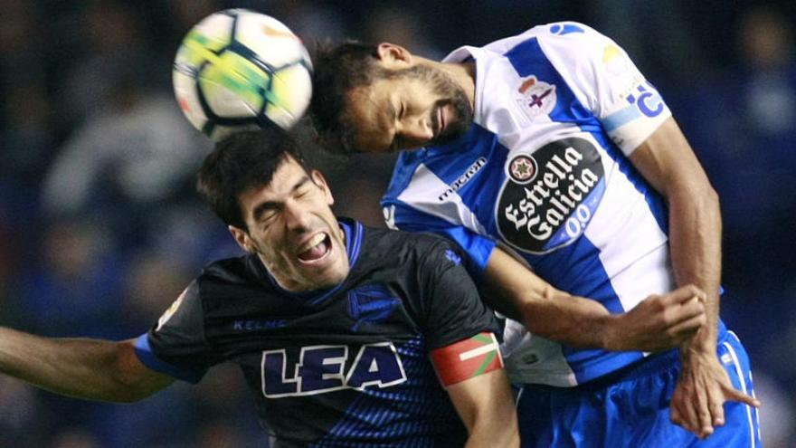 Imagen del partido entre el Deportivo y el Alavés