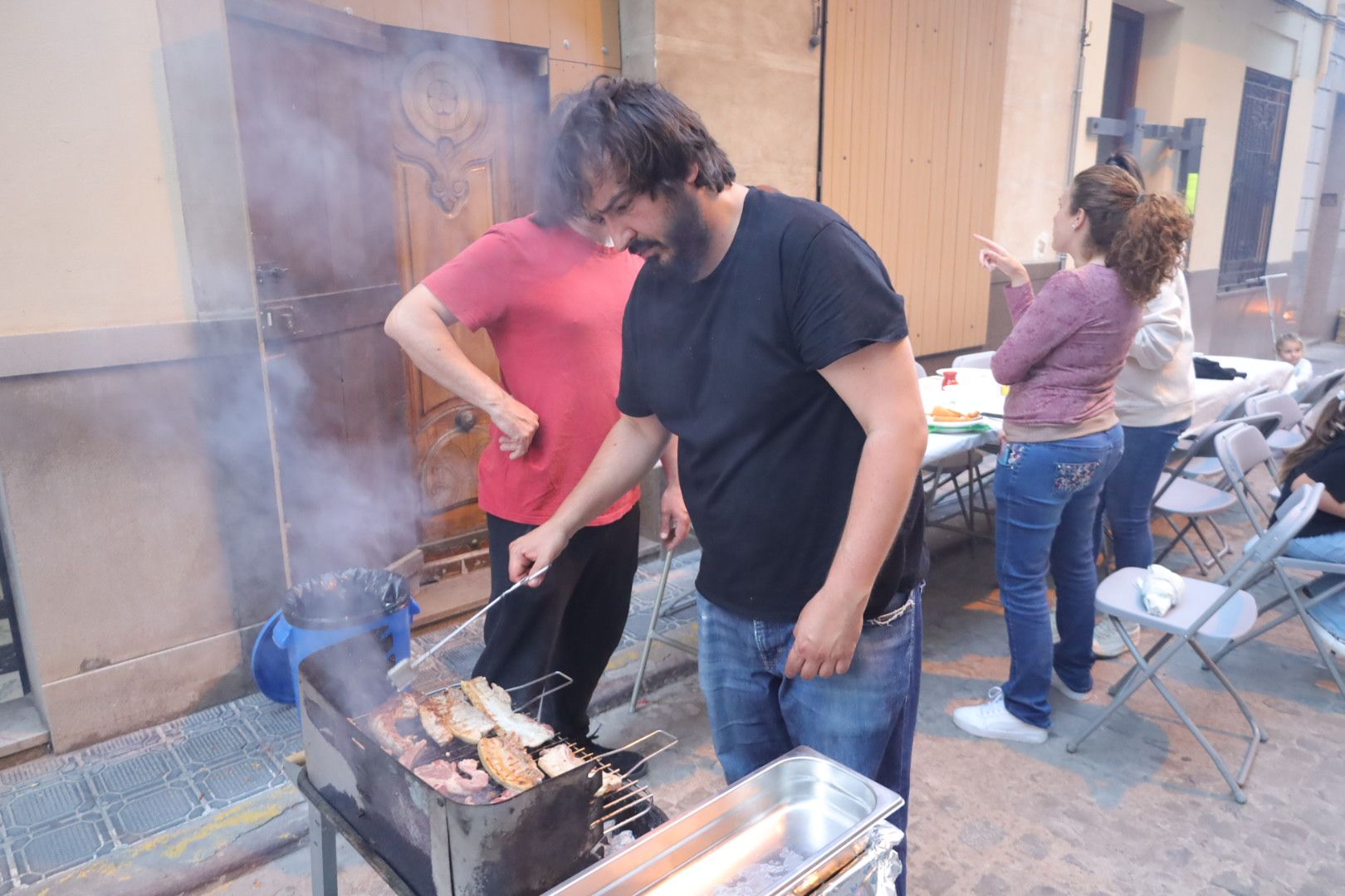 FOTOGALERÍA I Las imágenes de la Nit de la Xulla y del encuentro de elaboración de allioli de las fiestas de Vila-real