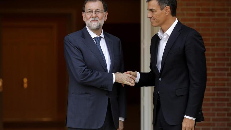 Rajoy y Sánchez acuerdan que las elecciones catalanas sean en enero