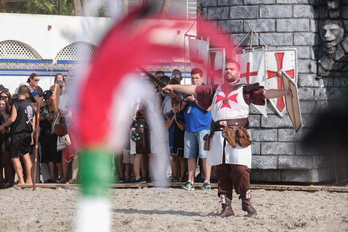 Las mejores imágenes del Desembarco de las fiestas de Moros y Cristianos de Santa Pola