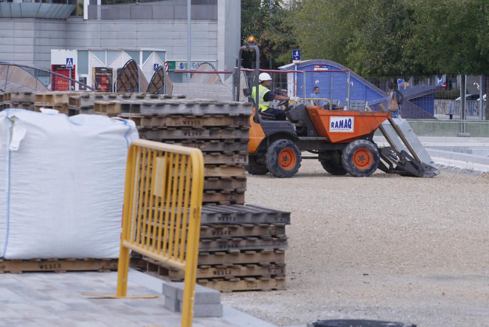 Obres al parc Central després d'una aturada de quinze dies