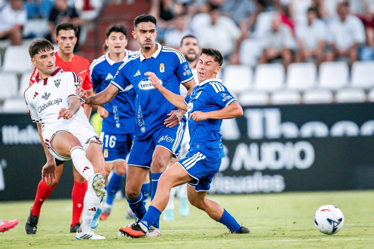 EN IMÁGENES: Así ha sido el encuentro entre el Real Oviedo y el Albacete