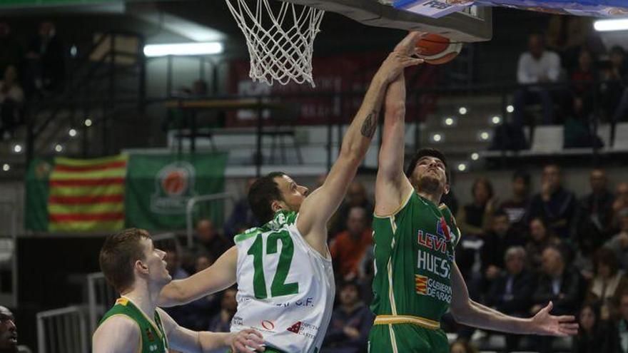 El TAU Castelló roza el triunfo ante el Levitec Huesca (79-82)