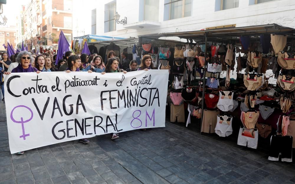 Cánticos y actuación de piquetes informativos ...