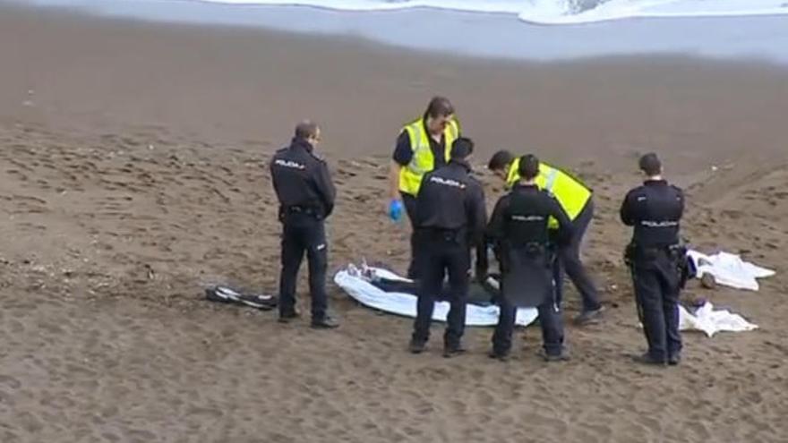 Un submarinista de Telde aparece sin vida en la orilla de Playa del Hombre