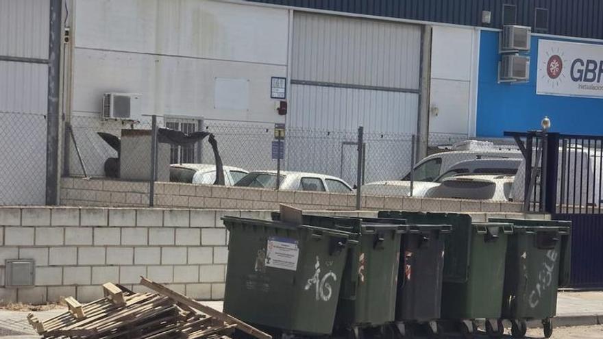 Malestar entre empresarios del polígono El Nevero en Badajoz por la gestión municipal de residuos y la falta de reciclaje