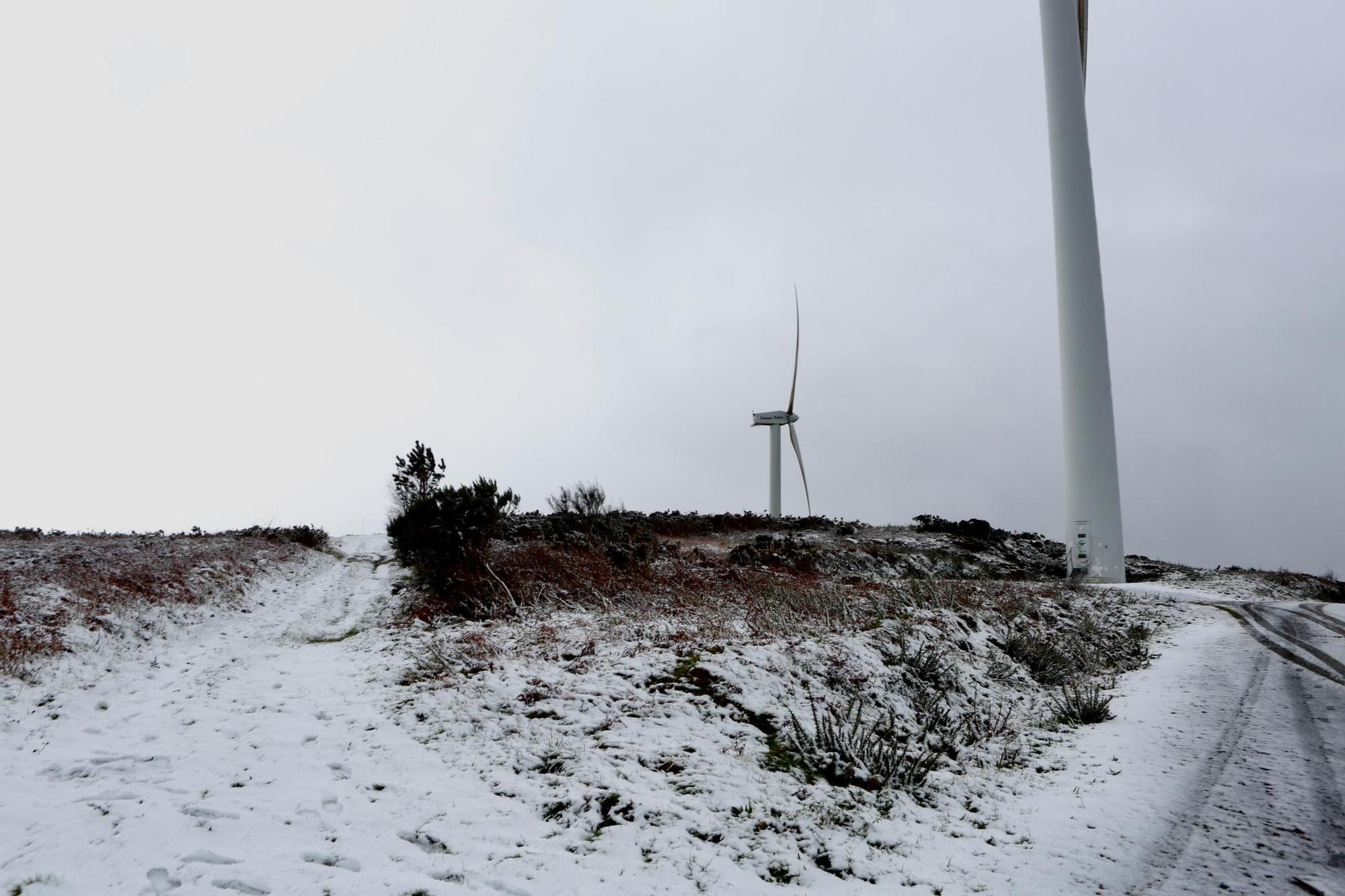 Galicia se tiñe de blanco: nieve, hielo y granizo por toda la comunidad