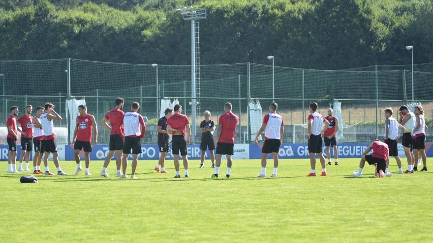 Entrenamiento del Deportivo esta mañana en Abegondo.