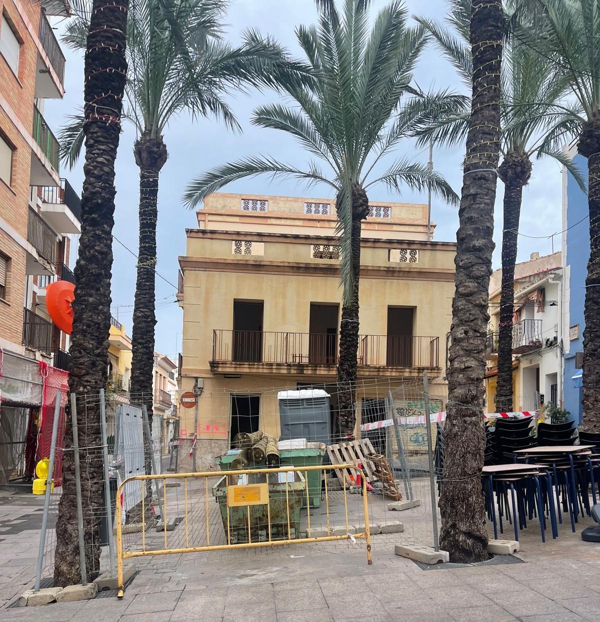 La fachada de la casa que se va a demoler