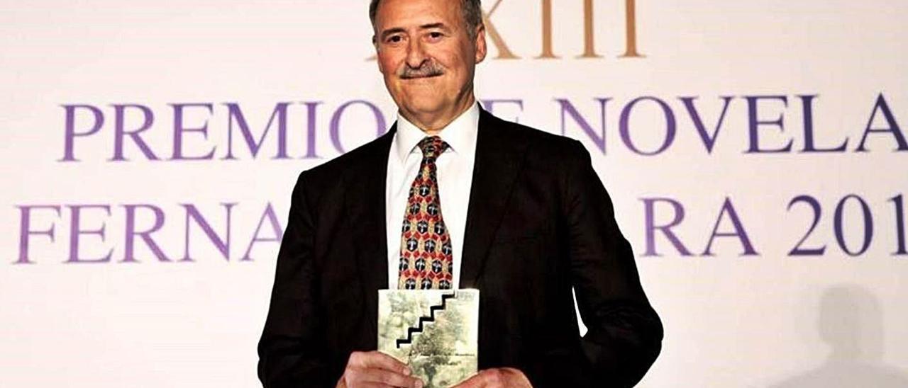 El escritor Jorge Molist cuando recibió el Premio Lara de Novela en 2018. | | LP/DLP