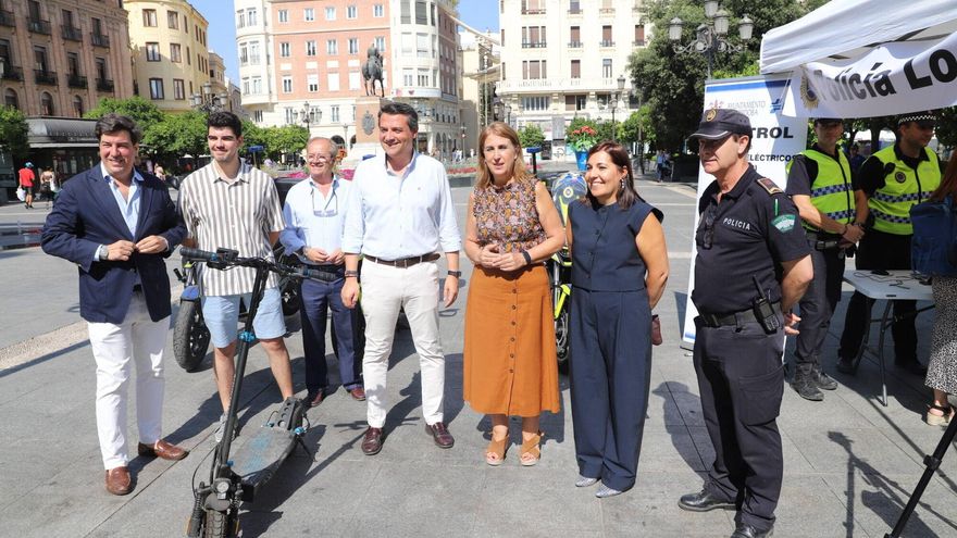 Policía Local y DGT ponen en marcha una campaña en Córdoba por el incremento de accidentes con patinetes