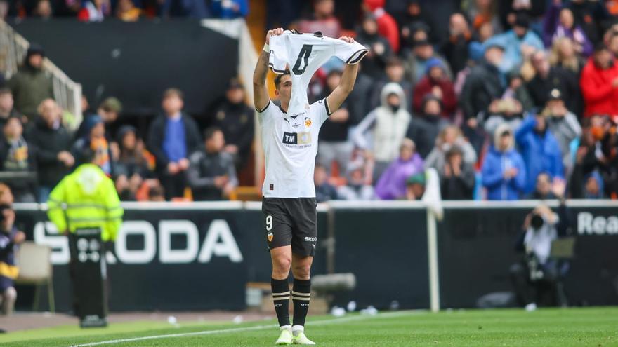 El Valencia sufre, resiste y pega Duro (1-0)