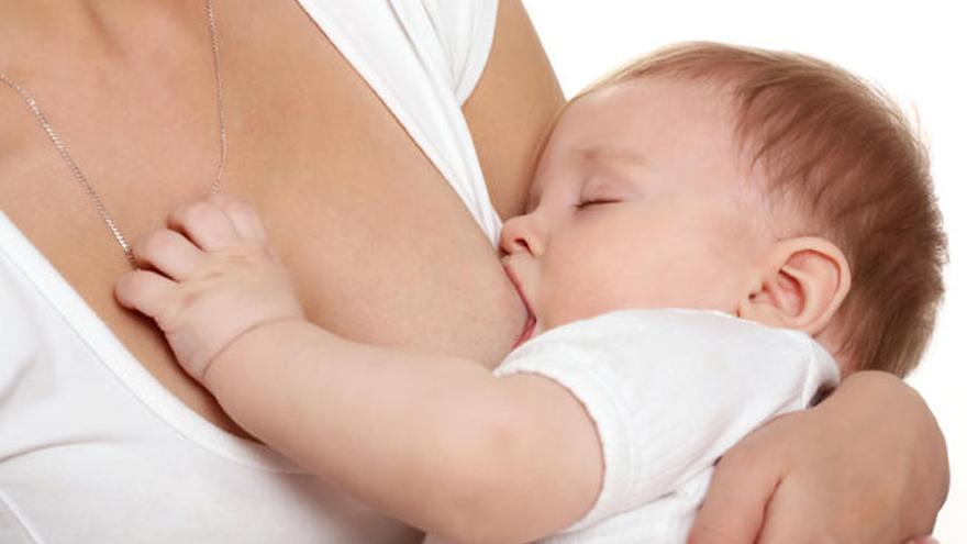 La lactancia materna tiene múltiples beneficios.