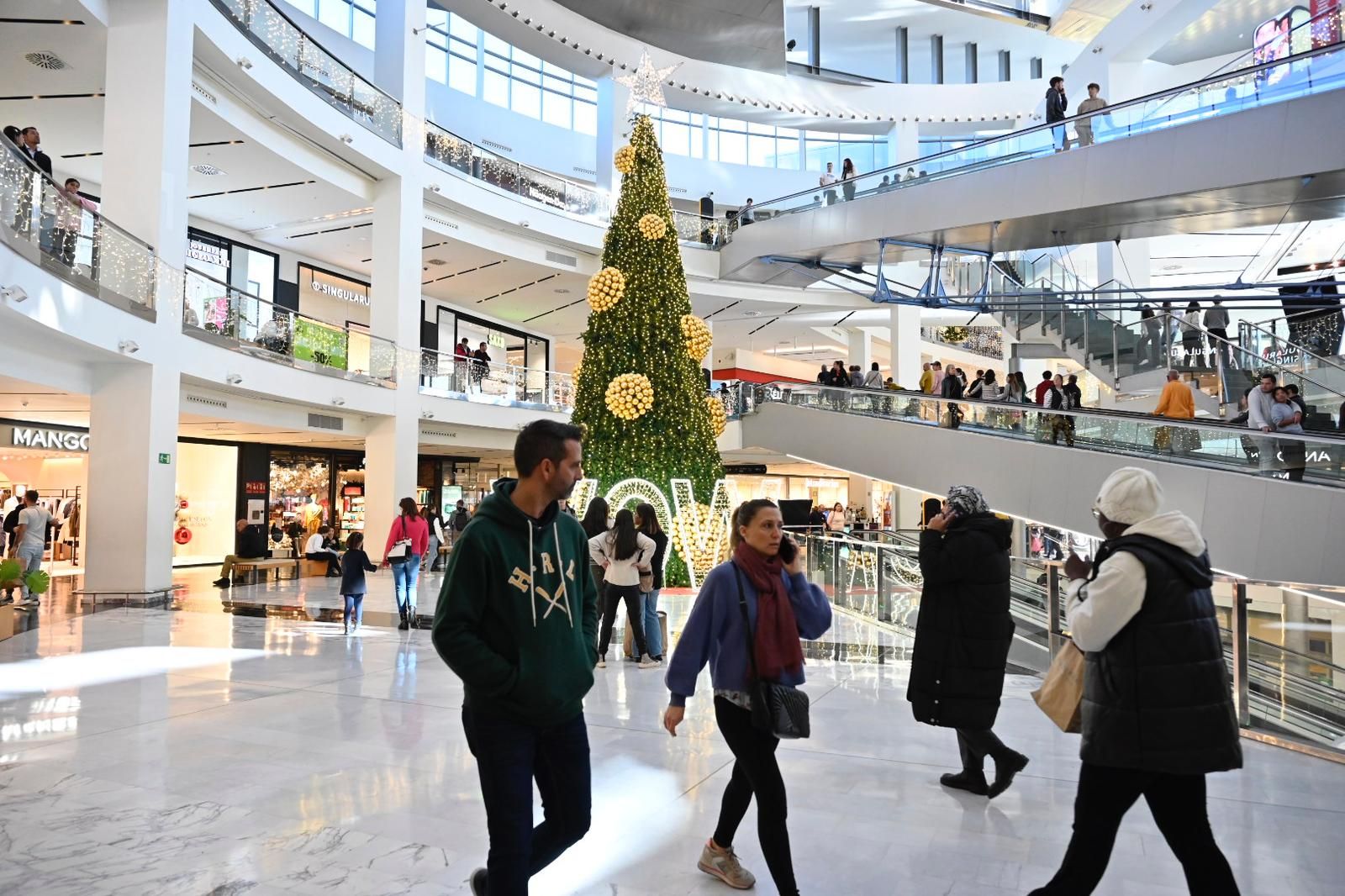 Castellón disfruta de un festivo de compras navideñas