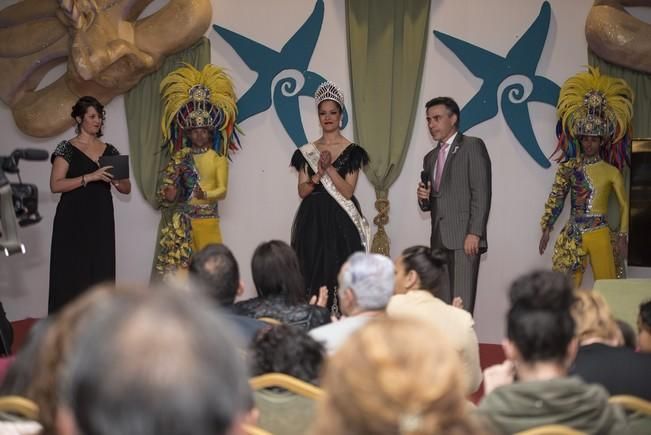 Donacion premio Reina del Carnaval del Centro ...