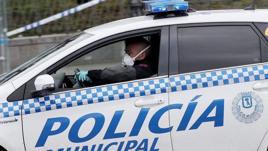 Detenida por abandono la madre de una niña de 7 años rescatada de un alféizar