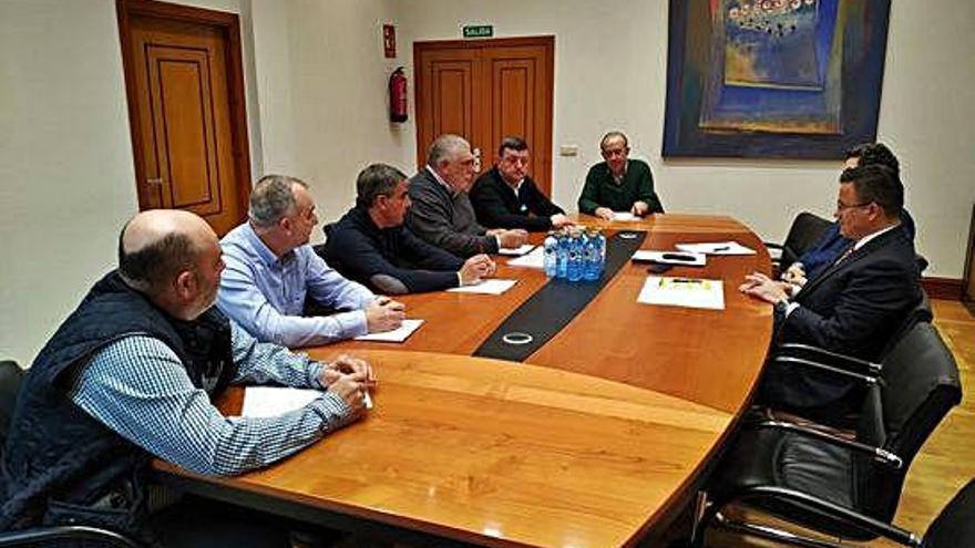 Firma del convenio entre la Consellería de Medio Rural y la Federación Galega de Caza.