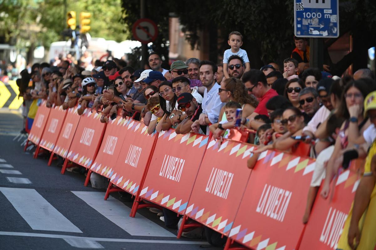 En imágenes | Así se ha vivido la llegada de La Vuelta a Zaragoza.