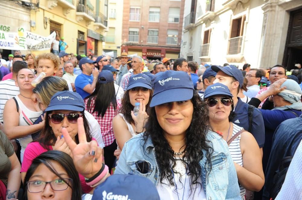 Gran protesta de los agricultores frente a la CHS