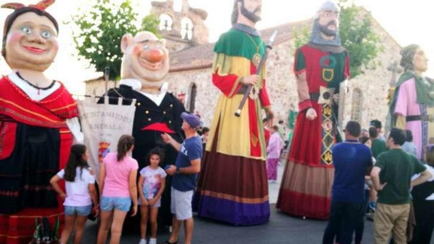 Entrala, capital de los gigantes y cabezudos