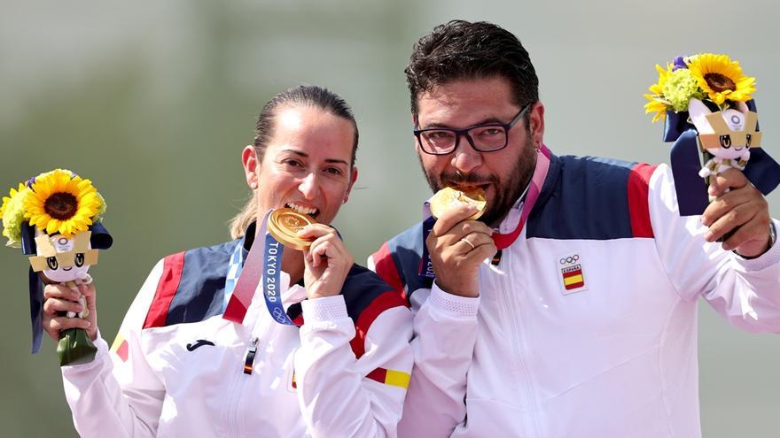 Fátima Gálvez, a la izquierda, tras proclamarse campeona olímpica.