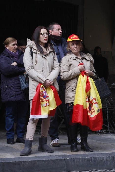 Concentració a Girona contra el canvi de nom de la plaça de la Constitució