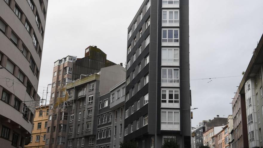 Edificios de viviendas en el barrio de Os Castros. |  Carlos Pardellas