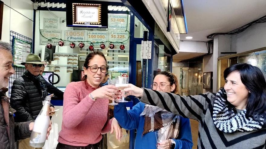 Vídeo | Triana se hace con 60.000 euros de la Lotería de Navidad