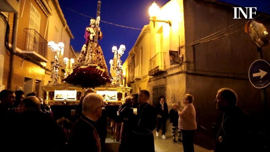 El Patrón de Orihuela regresa a su capilla en una multitudinaria procesión