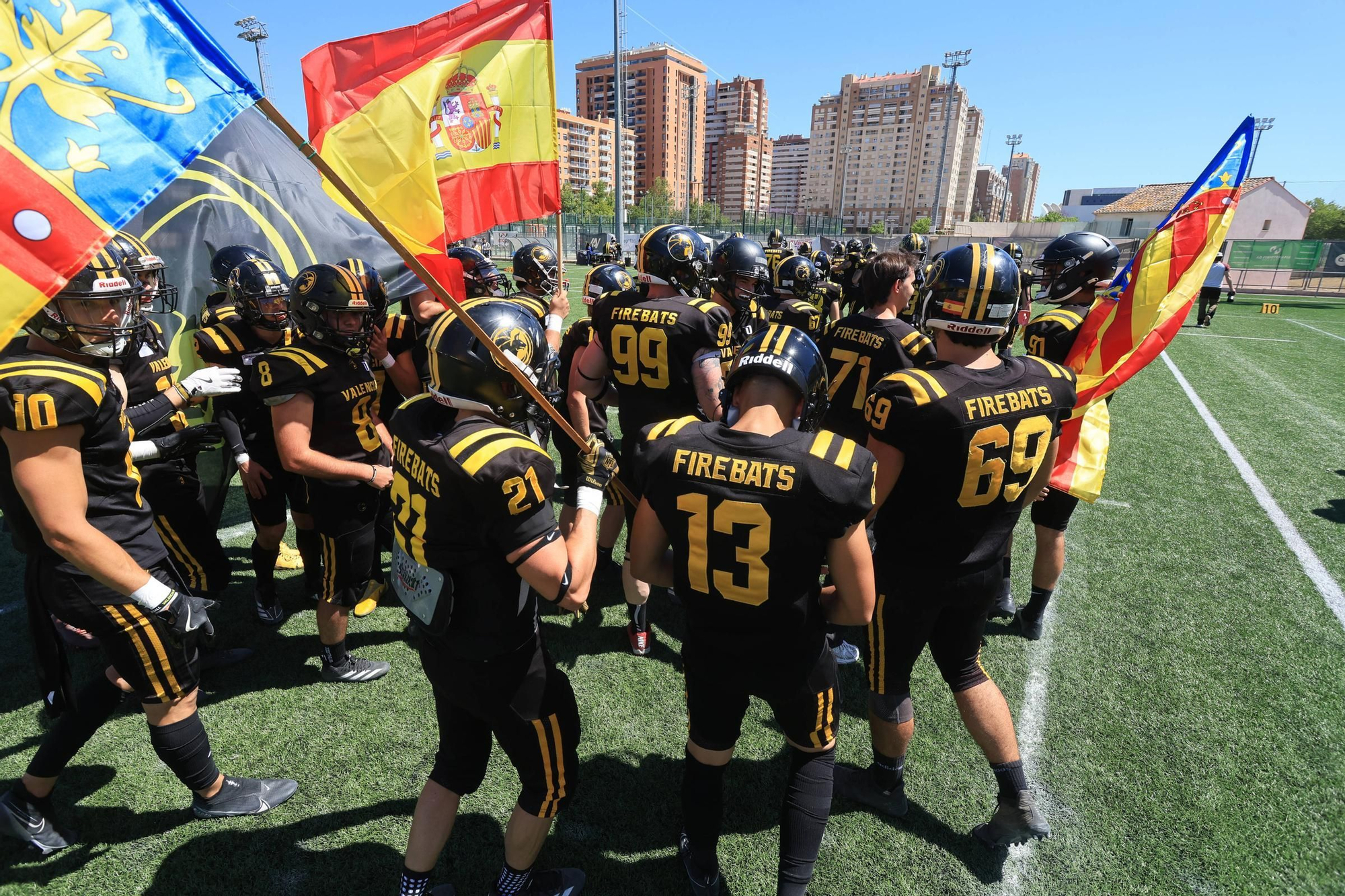 Valencia Firebats asciende a LNFA tras ganar el título de LNFA 2 en casa