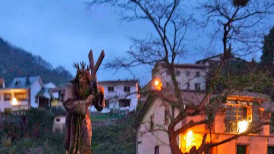 La procesión que se celebró en Boo el año pasado.