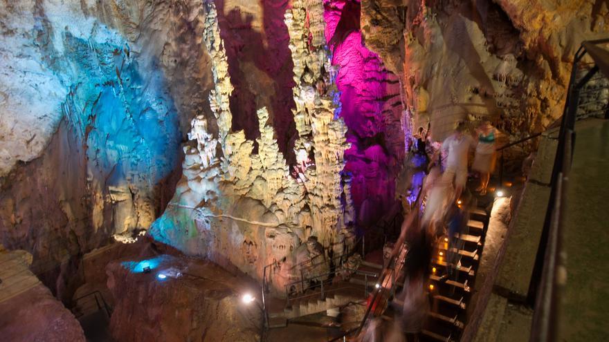 ¿Por qué visitar Busot? Cuevas impresionantes, escalada y vistas panorámicas de la naturaleza