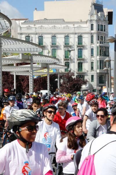 Más de 300 ciclistas disfrutaron del Decabike.