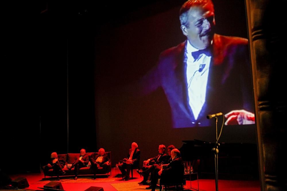 Encuentro con el público de “Les Luthiers” y actuación en Gijón