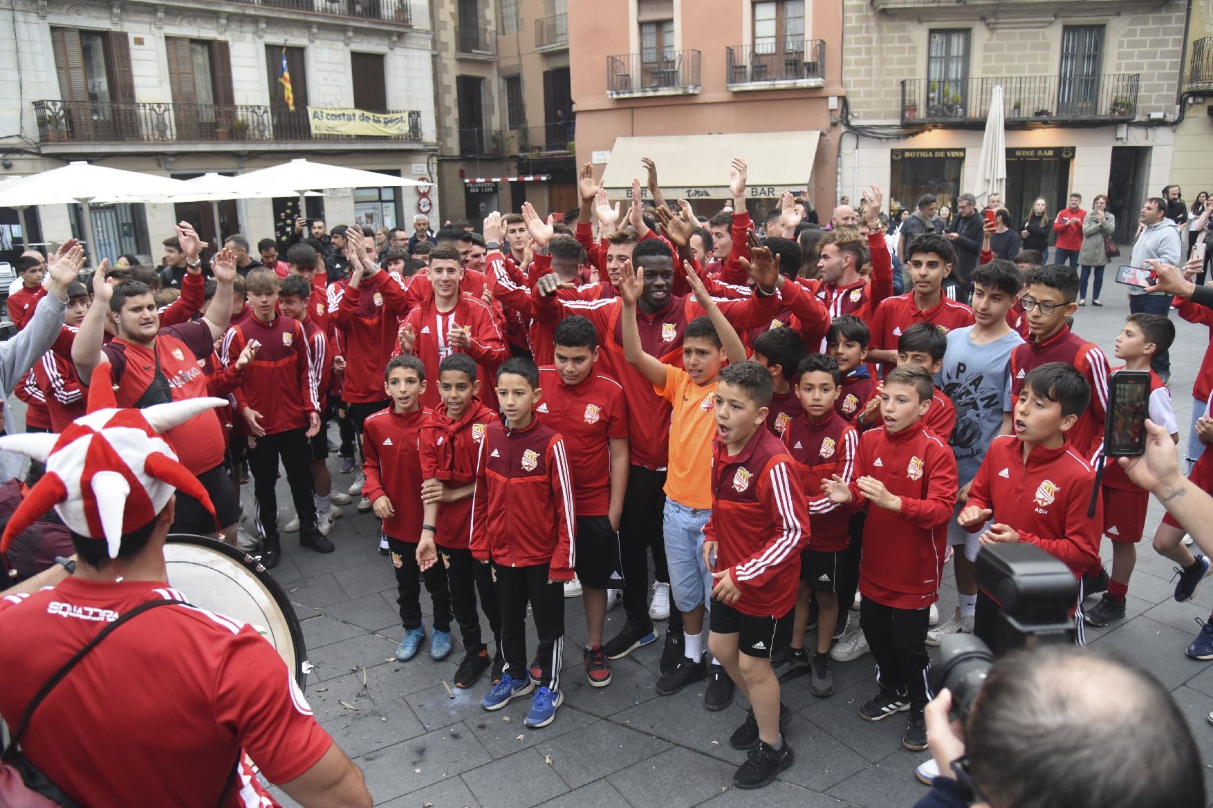 Festa a la plaça Major per celebrar l'ascens del CE Manresa