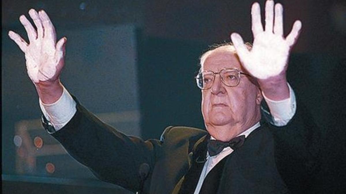 José Luis Borau, en la gala de los Goya de 1998.